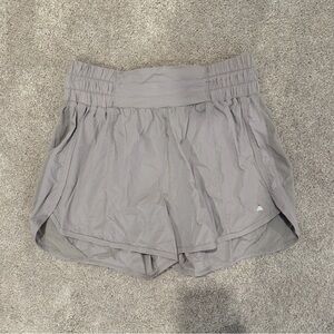 Vitality Run Shorts - Light Gray